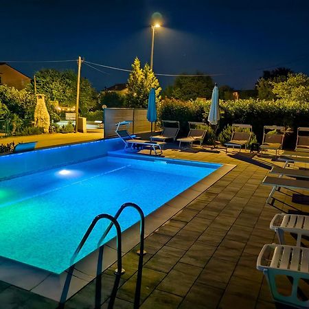 Apartments Lea With Pool Малинска Экстерьер фото