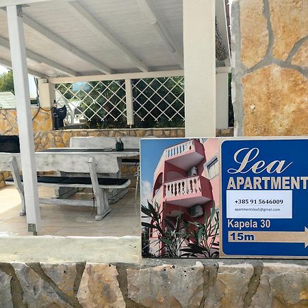 Apartments Lea With Pool Малинска Экстерьер фото