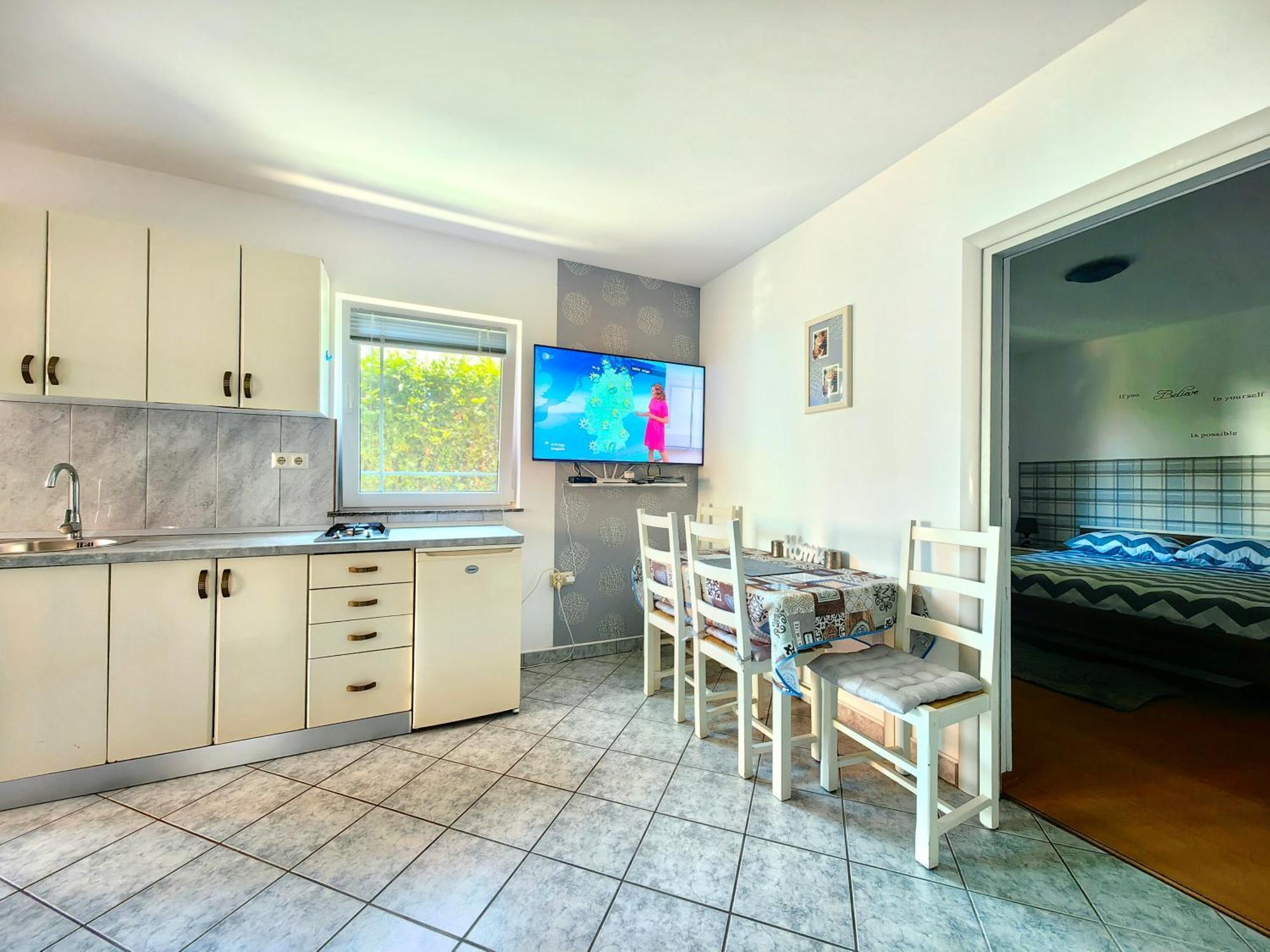 Apartments Lea With Pool Малинска Экстерьер фото