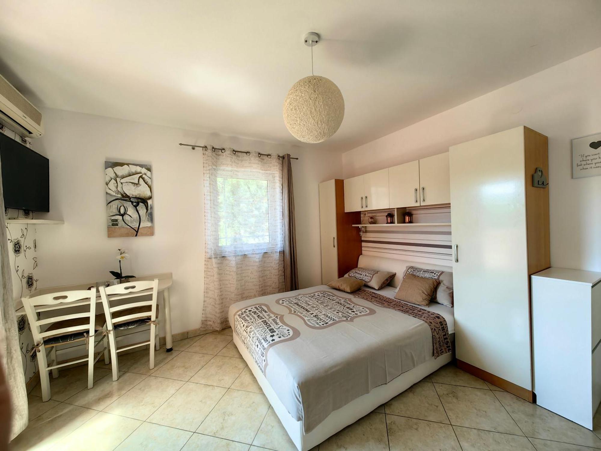 Apartments Lea With Pool Малинска Экстерьер фото